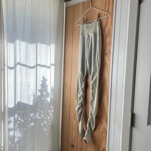 Alo Yoga Goddess Leggings